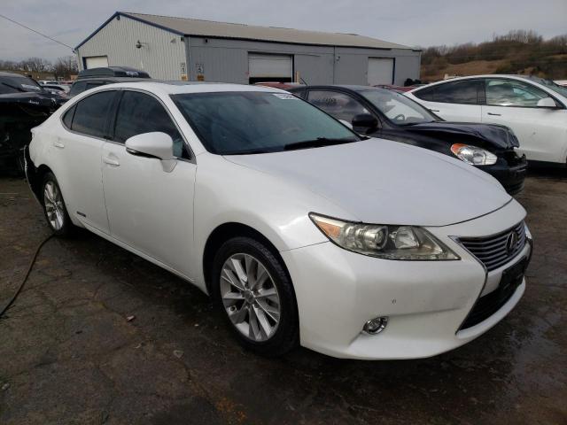 JTHBW1GG5E2052783 - 2014 LEXUS ES 300H WHITE photo 4