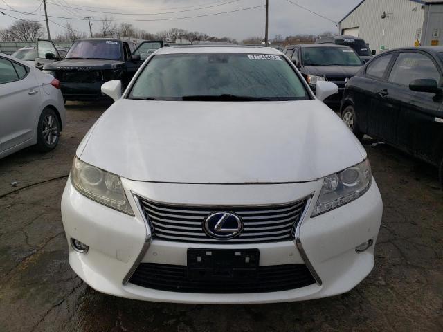 JTHBW1GG5E2052783 - 2014 LEXUS ES 300H WHITE photo 5