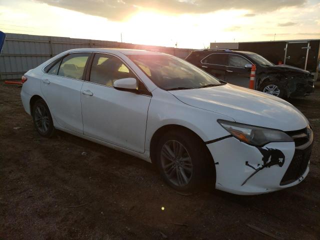 4T1BF1FK7GU220675 - 2016 TOYOTA CAMRY LE WHITE photo 4