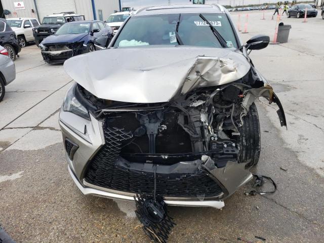 JTJYARBZ3K2131718 - 2019 LEXUS NX 300 BASE 银色 照片 5