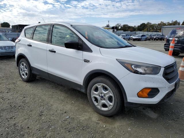 1FMCU0F73JUC09907 - 2018 FORD ESCAPE S WHITE photo 4