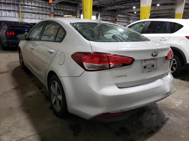 3KPFL4A79JE260314 - 2018 KIA FORTE LX SILVER photo 2