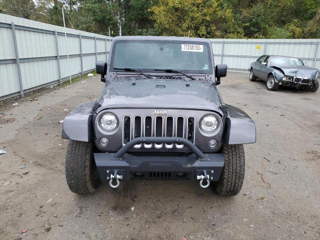 1C4BJWEG5HL602174 - 2017 JEEP WRANGLER U SAHARA GRAY photo 5