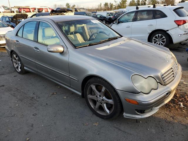 WDBRF52H27E026746 - 2007 MERCEDES-BENZ C 230 SILVER photo 4