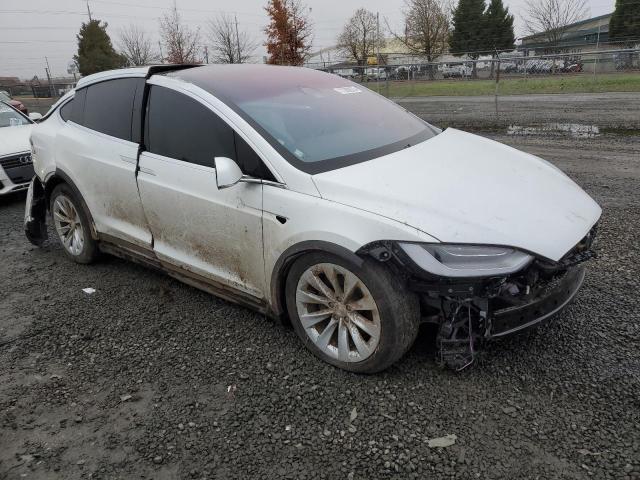 5YJXCDE22LF261367 - 2020 TESLA MODEL X WHITE photo 4