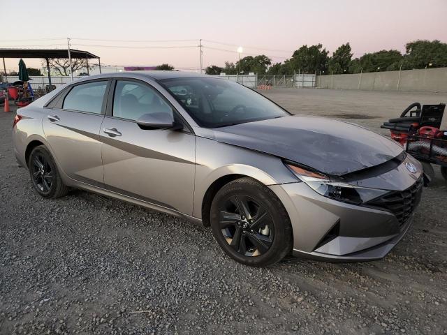 KMHLM4AG2PU513916 - 2023 HYUNDAI ELANTRA SEL GRAY photo 4