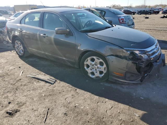 3FAHP0HA0BR239584 - 2011 FORD FUSION SE GRAY photo 4