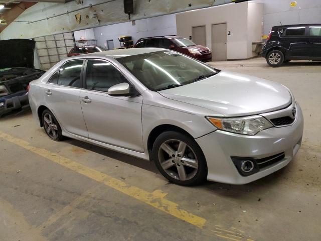 4T1BF1FK0CU123182 - 2012 TOYOTA CAMRY BASE SILVER photo 4