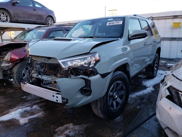 JTEPU5JR8P6101111 - 2023 TOYOTA 4RUNNER SE GRAY photo 1