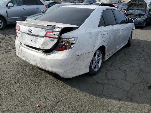 4T1BF1FK1CU542996 - 2012 TOYOTA CAMRY BASE WHITE photo 3