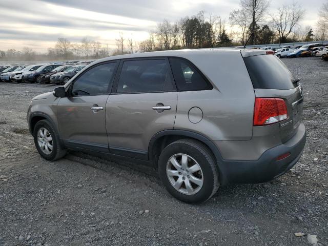 5XYKTCA13BG015629 - 2011 KIA SORENTO BASE GRAY photo 2