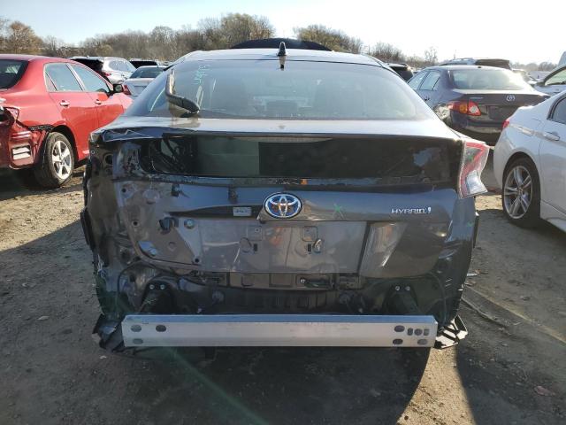 JTDKARFU7J3059521 - 2018 TOYOTA PRIUS GRAY photo 6