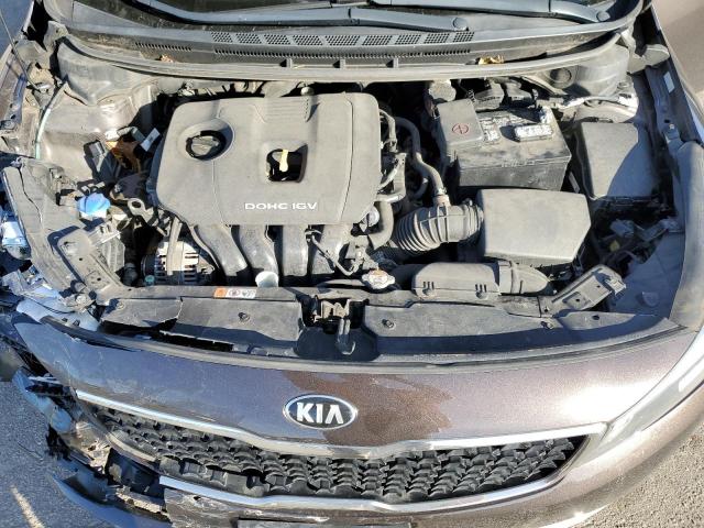 3KPFK4A72HE156955 - 2017 KIA FORTE LX BROWN photo 11