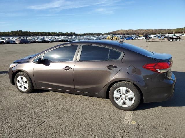 3KPFK4A72HE156955 - 2017 KIA FORTE LX BROWN photo 2