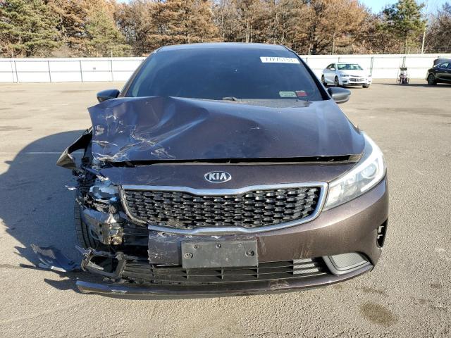 3KPFK4A72HE156955 - 2017 KIA FORTE LX BROWN photo 5