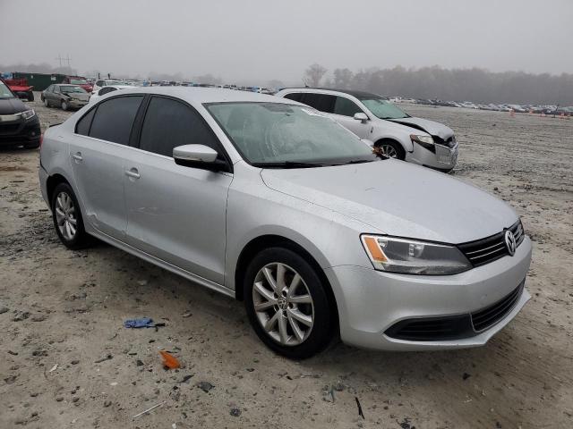 3VWD07AJ3EM223586 - 2014 VOLKSWAGEN JETTA SE SILVER photo 4