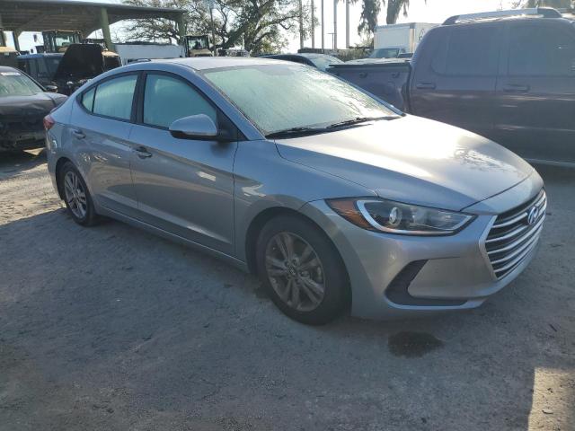 5NPD84LF1HH083163 - 2017 HYUNDAI ELANTRA SE SILVER photo 4