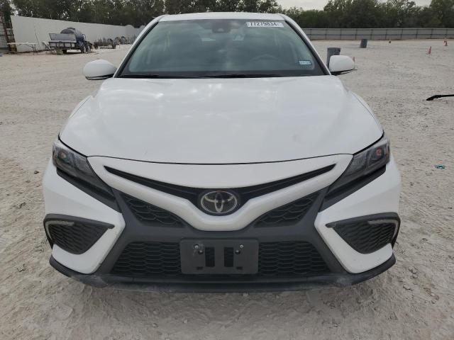4T1G11AK3PU773982 - 2023 TOYOTA CAMRY SE NIGHT SHADE WHITE photo 5