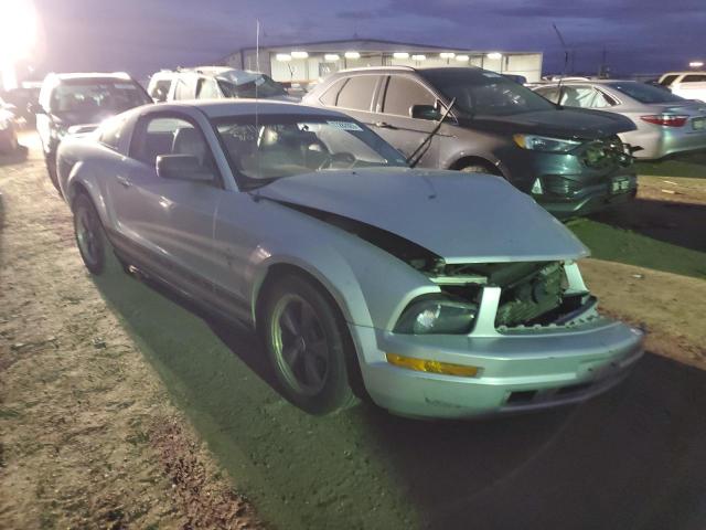 1ZVFT80N865140706 - 2006 FORD MUSTANG SILVER photo 4