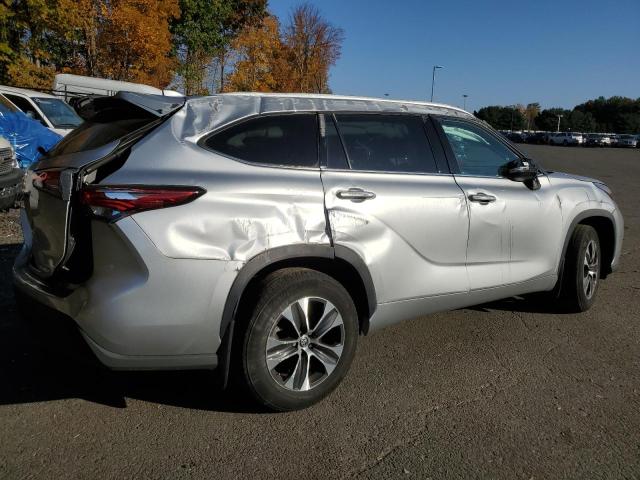 5TDGZRBH2NS177116 - 2022 TOYOTA HIGHLANDER XLE Gümüş foto 3
