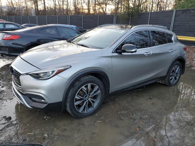 SJKCH5CR6JA002034 - 2018 INFINITI QX30 BASE PURE SILVER photo 1