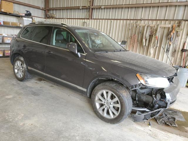 WVGEF9BP6DD003420 - 2013 VOLKSWAGEN TOUAREG V6 GRAY photo 4