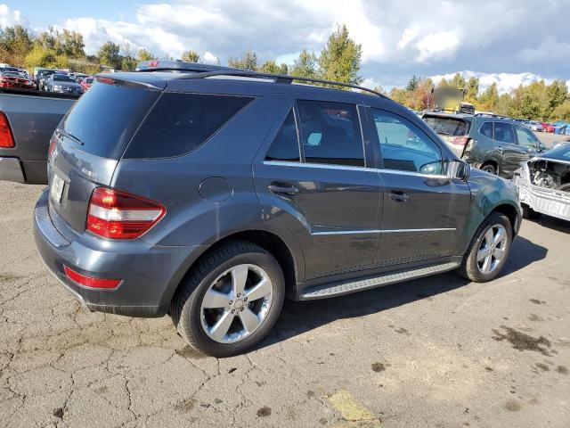 4JGBB8GB8AA607697 - 2010 MERCEDES-BENZ ML 350 4MATIC BLUE photo 3