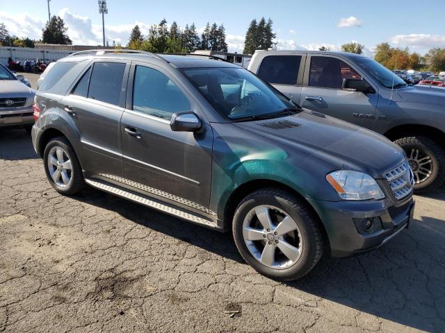 4JGBB8GB8AA607697 - 2010 MERCEDES-BENZ ML 350 4MATIC BLUE photo 4