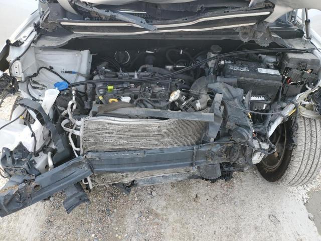 KNDJN2A29H7460083 - 2017 KIA SOUL SILVER photo 11