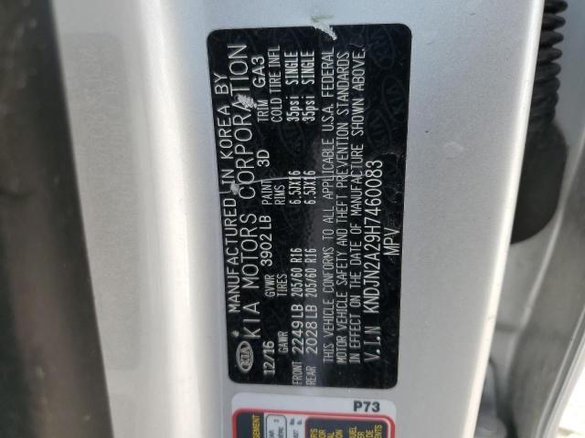 KNDJN2A29H7460083 - 2017 KIA SOUL SILVER photo 12