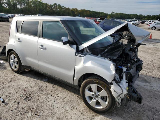 KNDJN2A29H7460083 - 2017 KIA SOUL SILVER photo 4