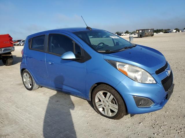 KL8CD6S97FC761124 - 2015 CHEVROLET SPARK 1LT BLUE photo 4