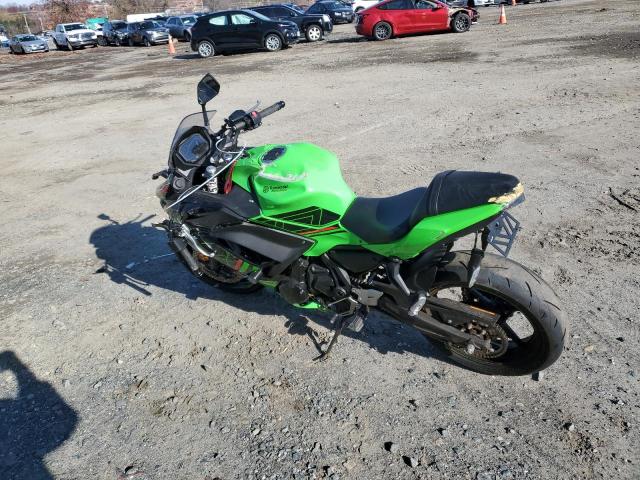 ML5EXER13PDAA4694 - 2023 KAWASAKI EX650 R GREEN photo 3