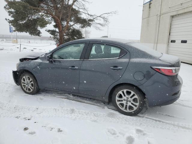 3MYDLBYV4JY308138 - 2018 TOYOTA YARIS IA GRAY photo 2