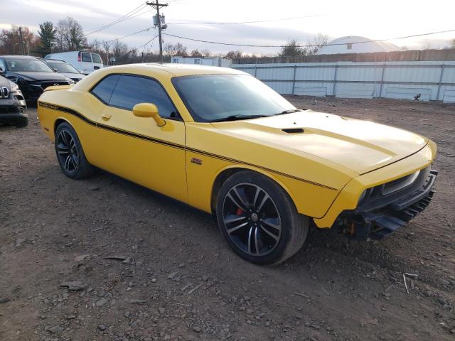 2C3CDYCJ0CH204368 - 2012 DODGE CHALLENGER SRT-8 YELLOW photo 4