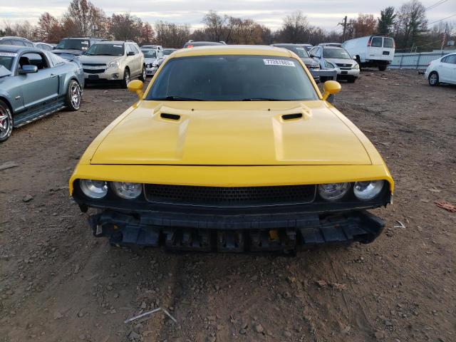 2C3CDYCJ0CH204368 - 2012 DODGE CHALLENGER SRT-8 YELLOW photo 5