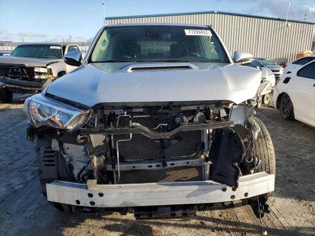 JTEAU5JR4N5264895 - 2022 TOYOTA 4RUNNER TRD SPORT SILVER photo 5