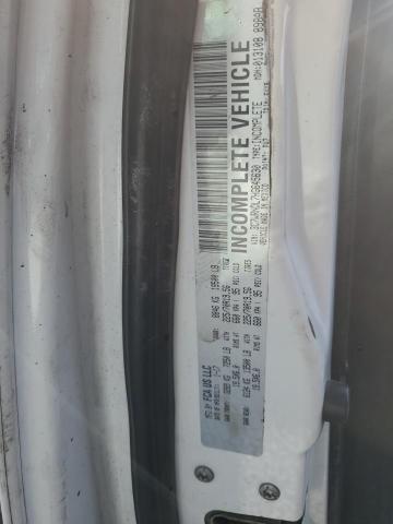 3C7WRNDL7HG645630 - 2016 RAM 5500 WHITE photo 12