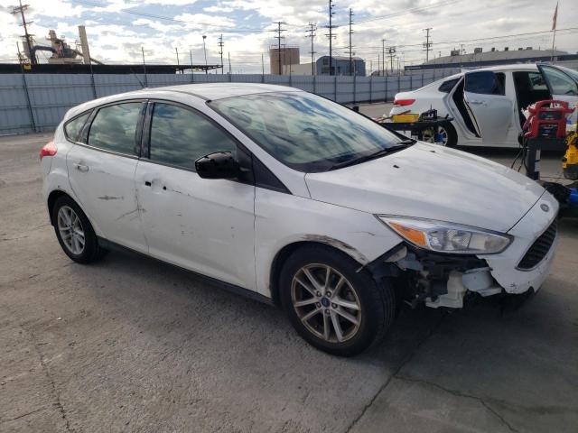 1FADP3K2XJL251157 - 2018 FORD FOCUS SE WHITE photo 4