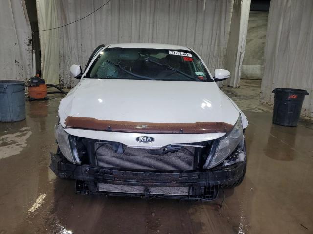 KNAGM4A72D5433797 - 2013 KIA OPTIMA LX WHITE photo 5