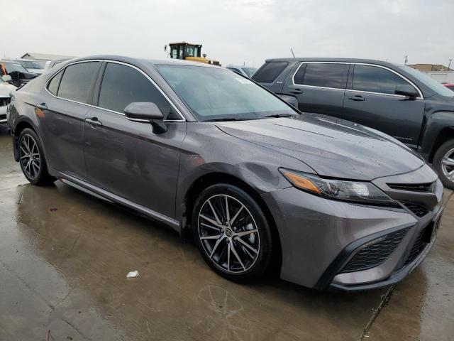 4T1G11AK2PU735675 - 2023 TOYOTA CAMRY SE NIGHT SHADE GRAY photo 4