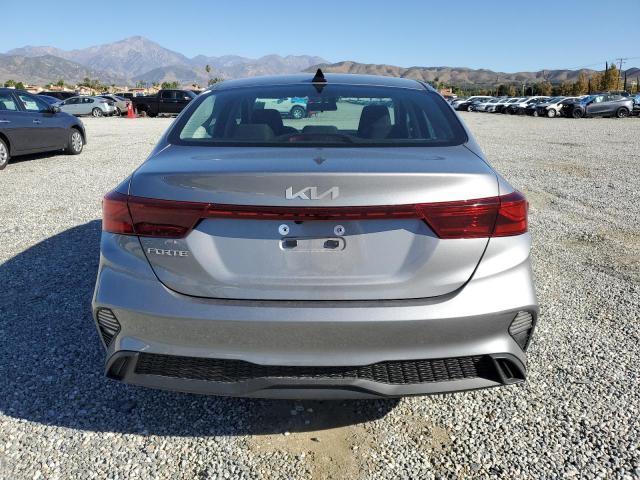 3KPF24AD2PE672026 - 2023 KIA FORTE LX GRAY photo 6