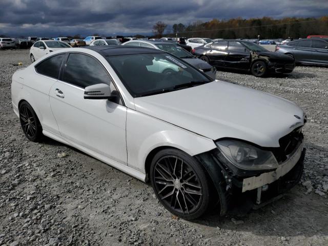 WDDGJ8JB2EG192746 - 2014 MERCEDES-BENZ C 350 4MATIC WHITE photo 4