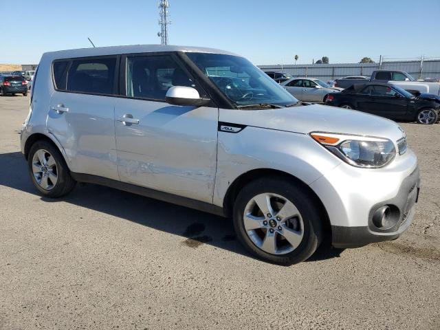 KNDJN2A23H7463920 - 2017 KIA SOUL SILVER photo 4