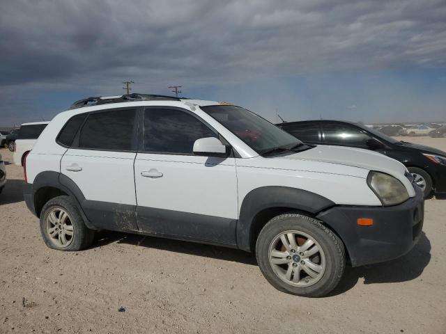 KM8JN12D97U615592 - 2007 HYUNDAI TUCSON SE WHITE photo 4