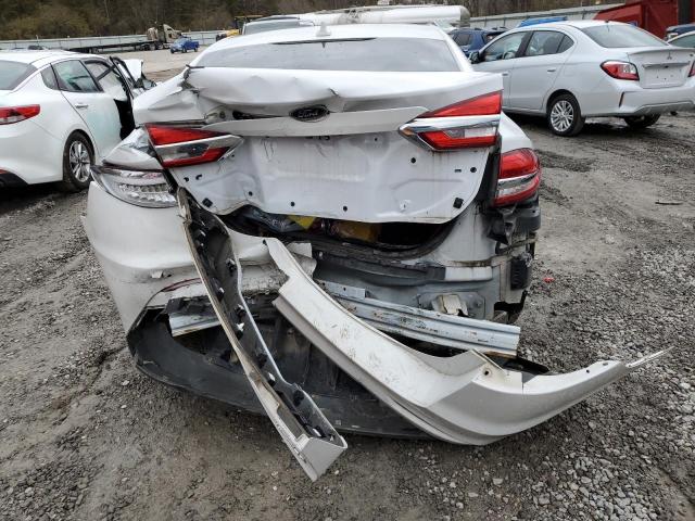 3FA6P0LUXKR180844 - 2019 FORD FUSION SE WHITE photo 6