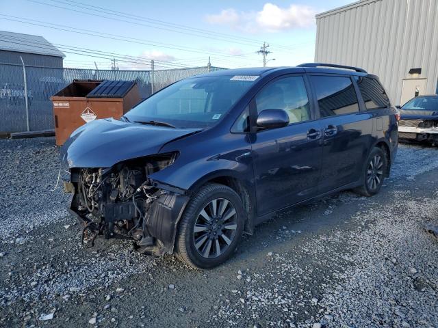 5TDJZ3DC7JS208312 - 2018 TOYOTA SIENNA LE BLUE photo 1