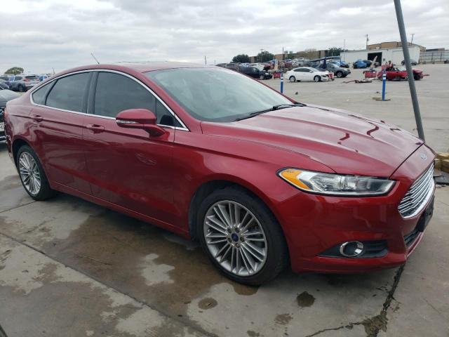 3FA6P0H96FR223635 - 2015 FORD FUSION SE MAROON photo 4