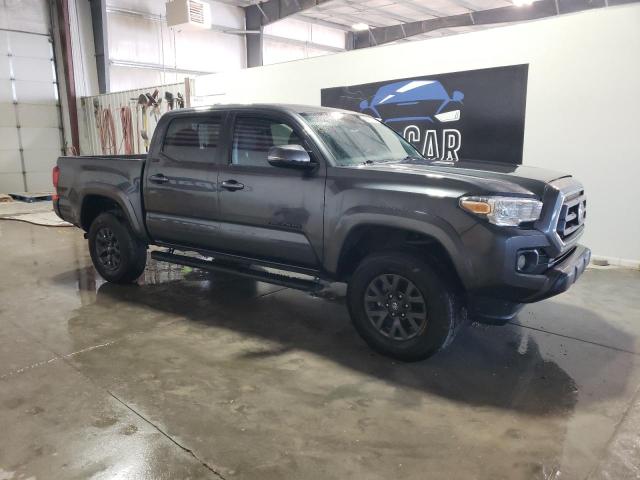 3TMCZ5AN3PM581026 - 2023 TOYOTA TACOMA DOUBLE CAB GRAY photo 4