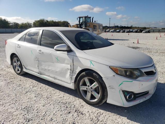 4T1BF1FK3DU640297 - 2013 TOYOTA CAMRY SE/X L WHITE photo 4